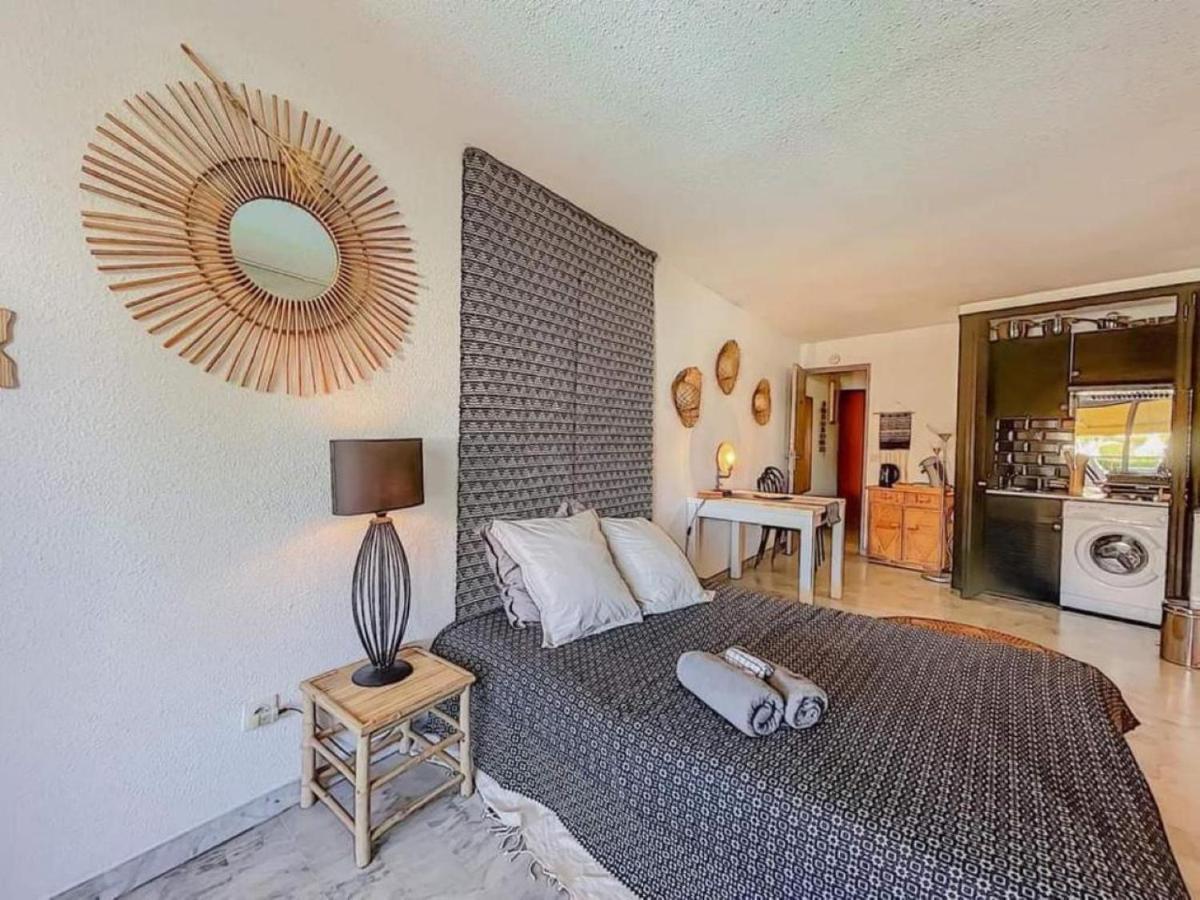 Le Soupir Des Palmiers. Ideal Couple, Piscine, Apartment La Grande-Motte